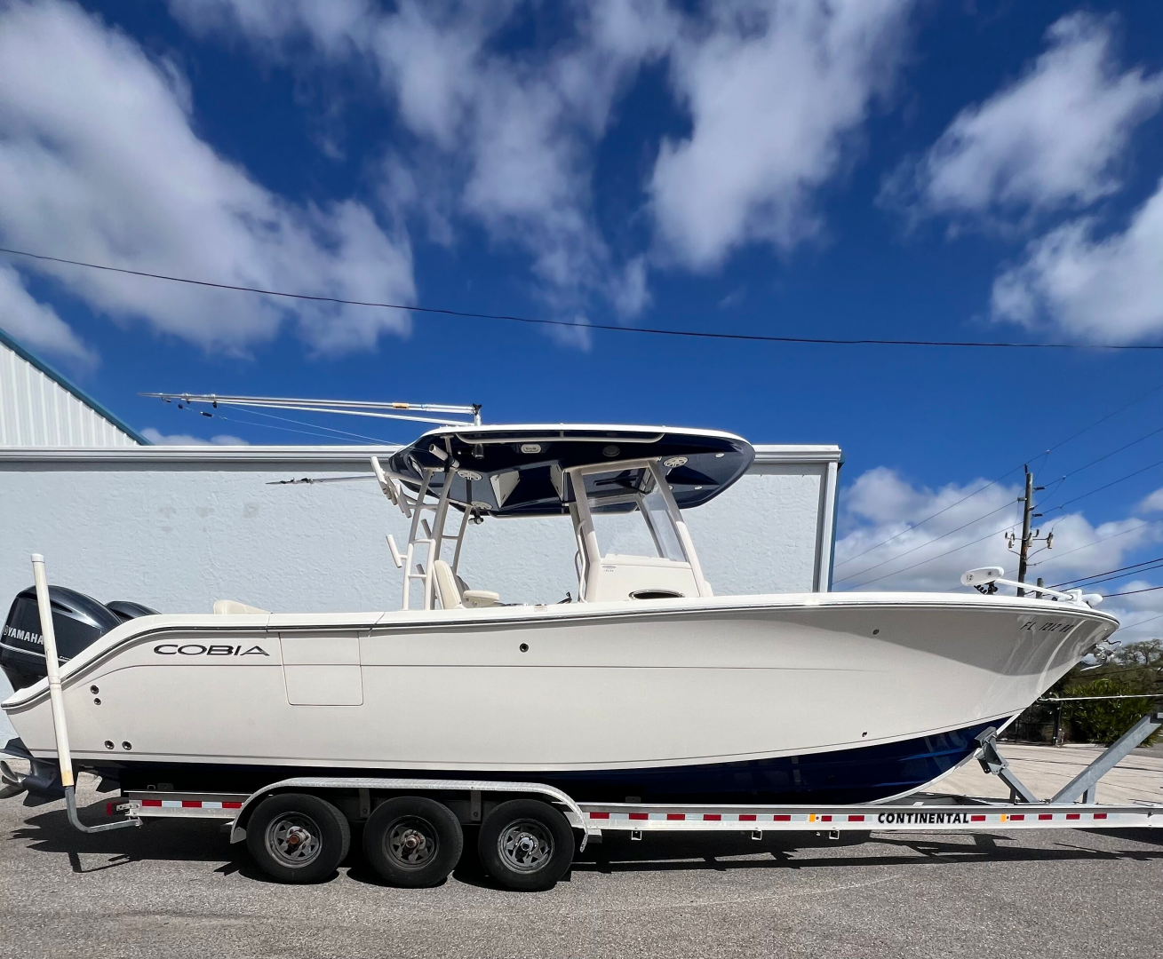 Used 2018 Cobia 30' Center Console Boat