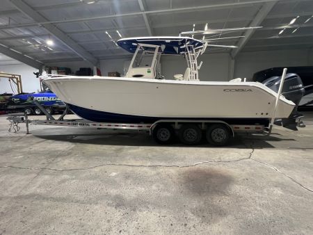 Used 2018 Cobia 30' Center Console Boat