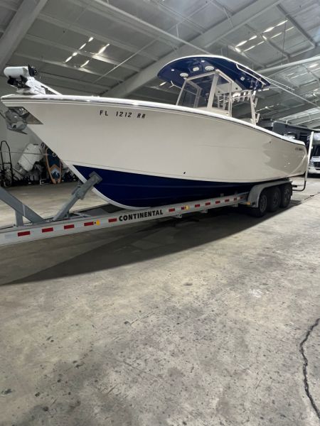 Used 2018 Cobia 30' Center Console Boat