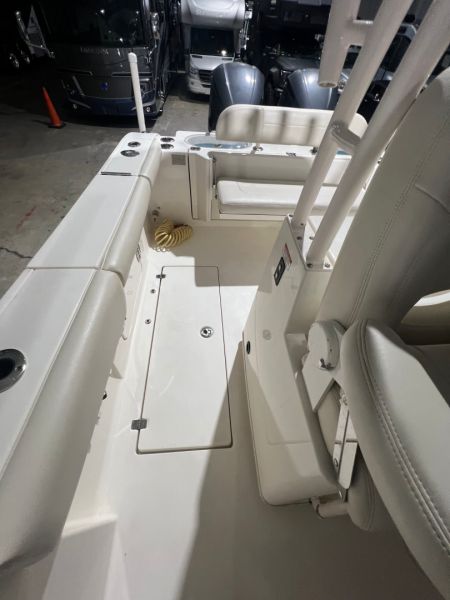 Used 2018 Cobia 30' Center Console Boat