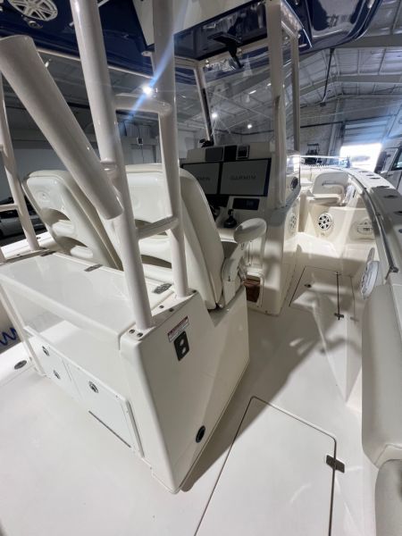 Used 2018 Cobia 30' Center Console Boat