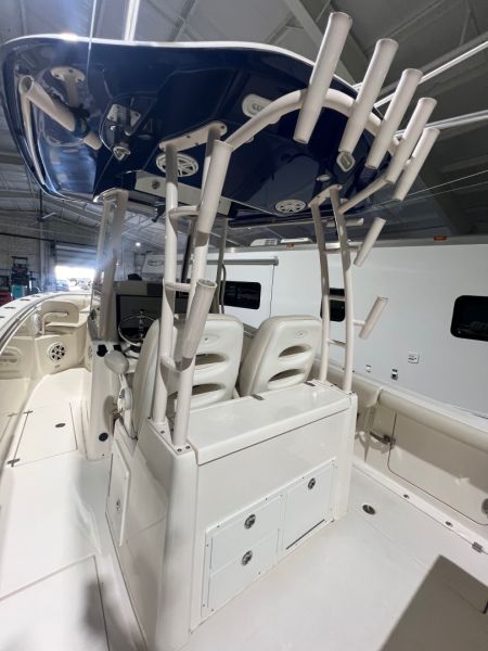 Used 2018 Cobia 30' Center Console Boat