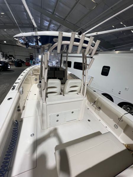 Used 2018 Cobia 30' Center Console Boat