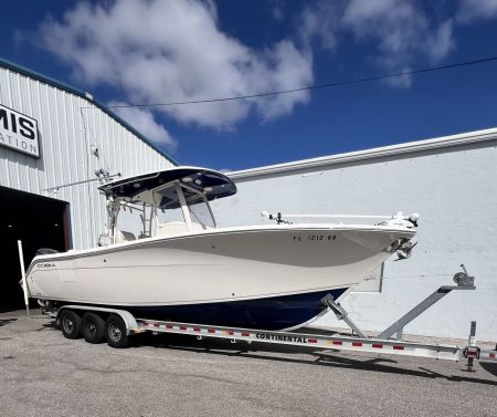 Used 2018 Cobia 30' Center Console Boat