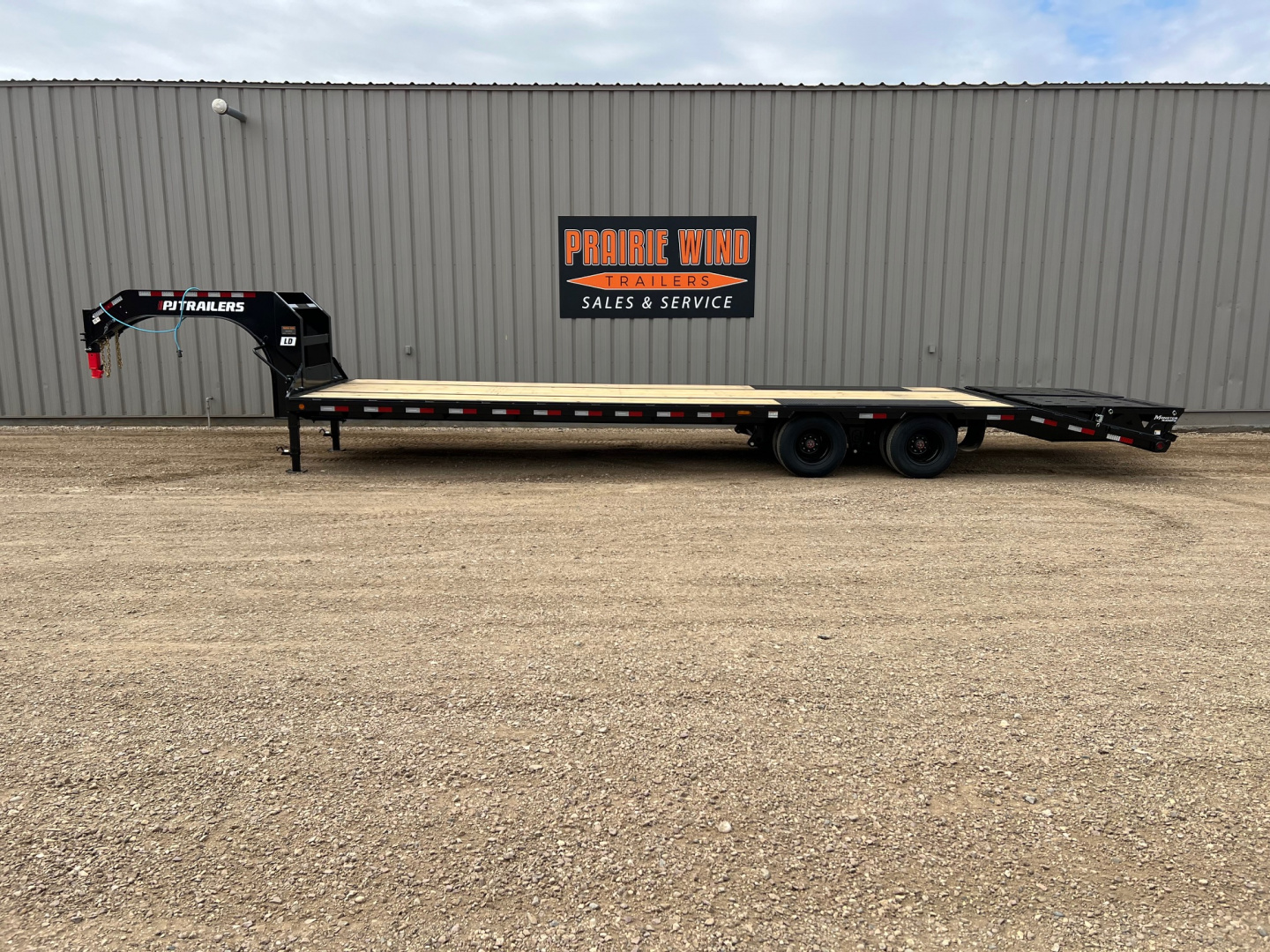 New 2026 PJ Trailers 32' LD Gooseneck 10K's Flatbed Trailer