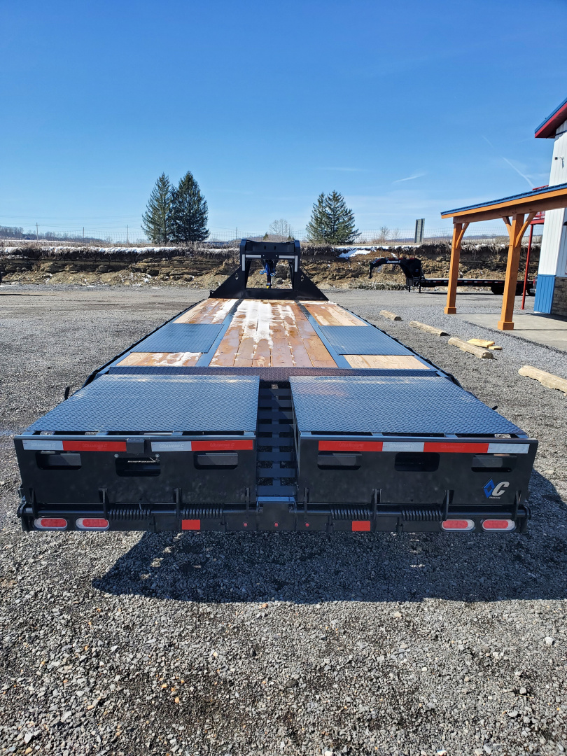 New 2026 Diamond C Trailers FMAX212 Gooseneck / 102"x32' / 25900 GVWR