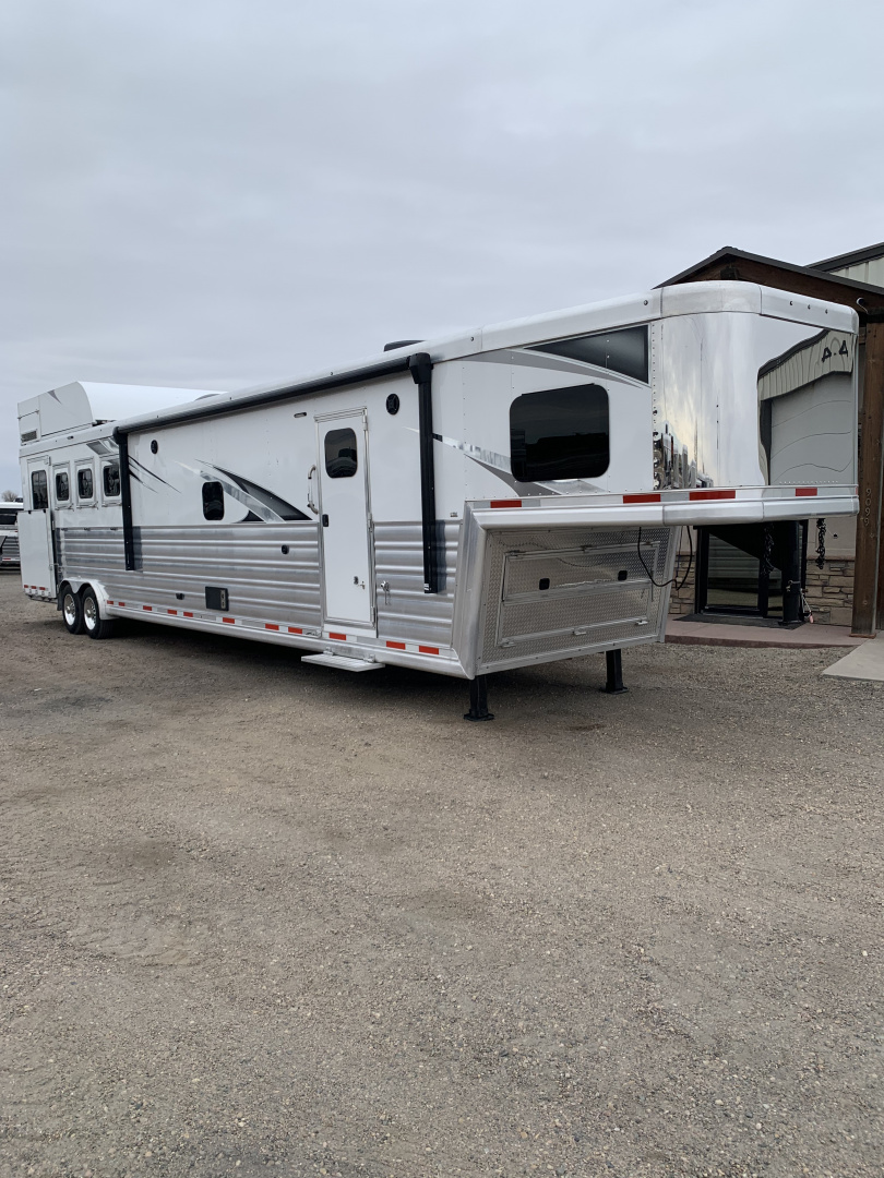 2024 Lakota BH8416SR