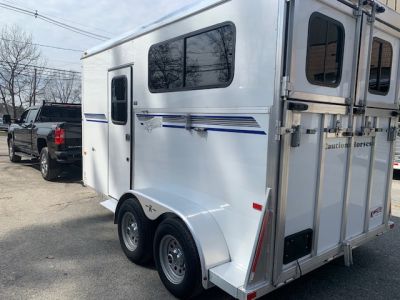Used 2022 Kingston Trailers 2h d/room Horse Trailer Classic Elite