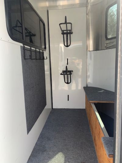 Used 2022 Kingston Trailers 2h d/room Horse Trailer Classic Elite