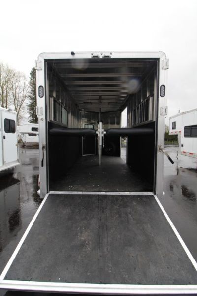 New 2026 Frontier Fast Track 2 Horse WB Straight Load Trailer