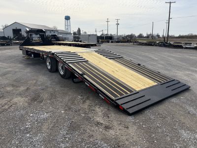 New 2026 Diamond C Trailers FMAX212L32X102HDT (32' X 102") 25.9K (Pacesetter Ed.) Hydraulic Dovetail Flatbed Trailer