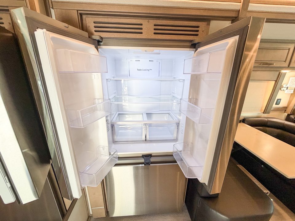 New 2027 Renegade RV Motorhome Peterbilt 589 Class C 45CME - 1.5 Bathrooms