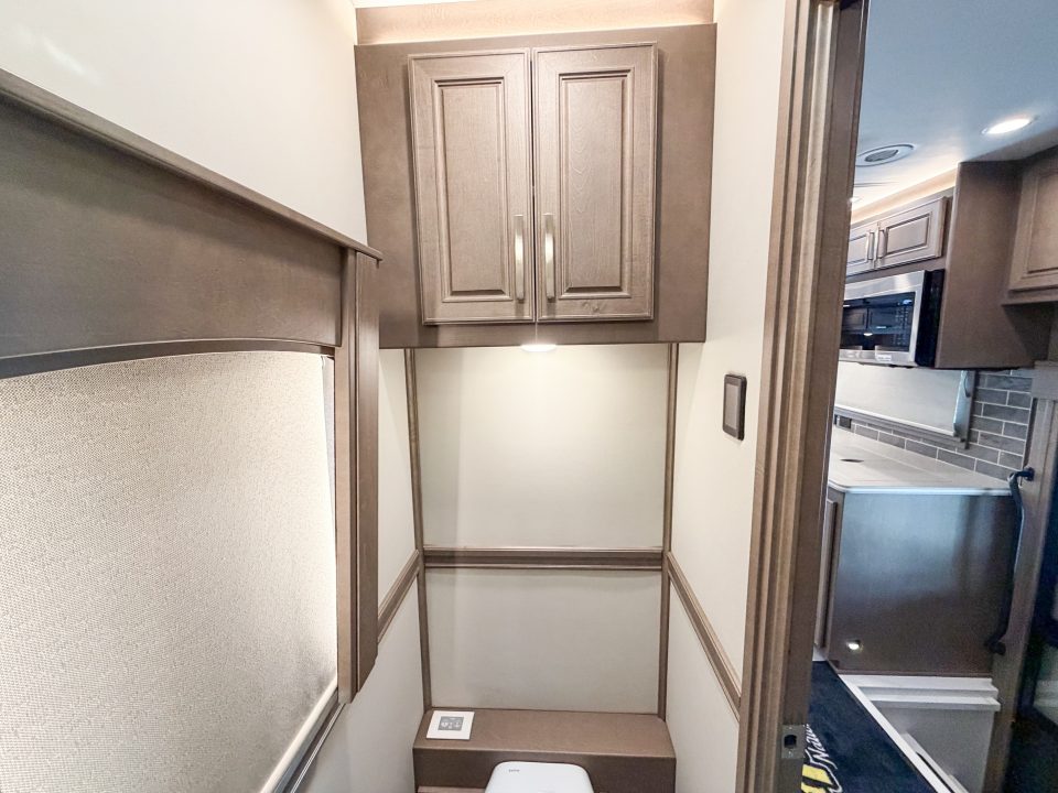 New 2027 Renegade RV Motorhome Peterbilt 589 Class C 45CME - 1.5 Bathrooms