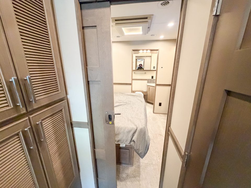 New 2027 Renegade RV Motorhome Peterbilt 589 Class C 45CME - 1.5 Bathrooms