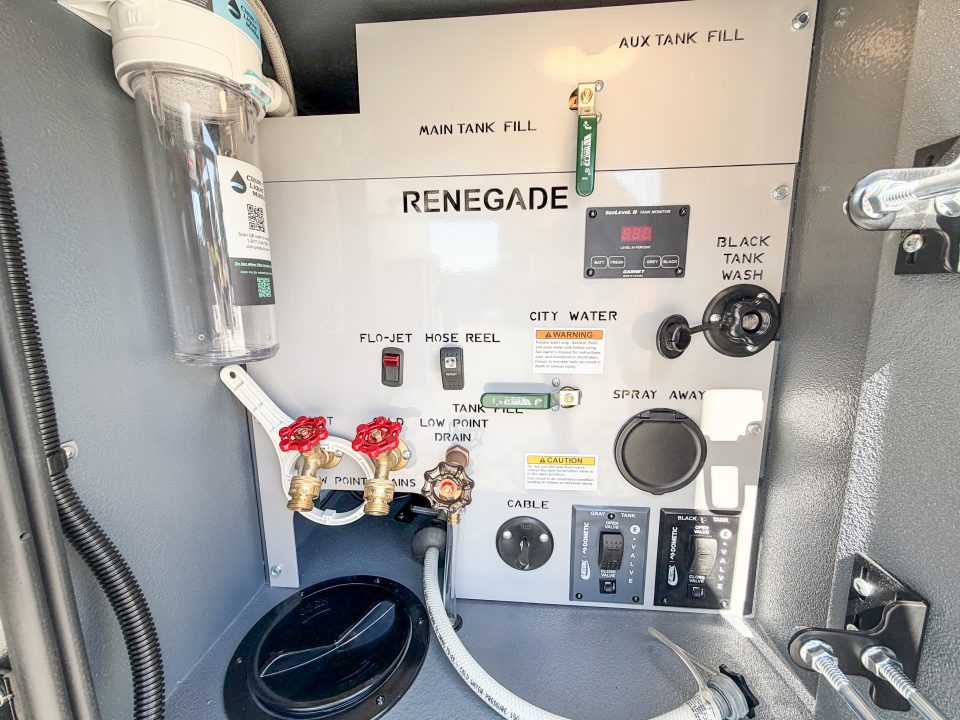 New 2027 Renegade RV Motorhome Peterbilt 589 Class C 45CME - 1.5 Bathrooms