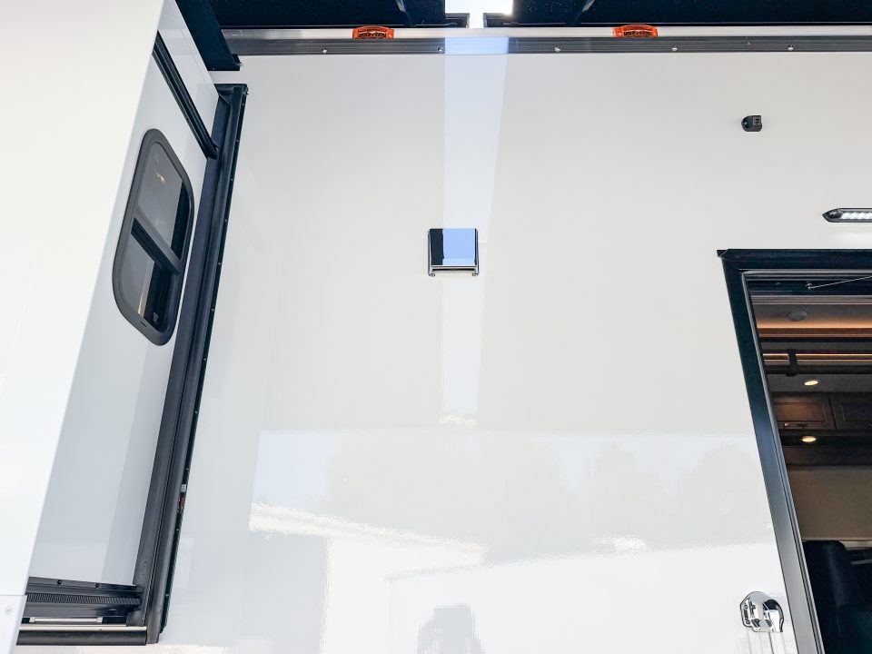 New 2027 Renegade RV Motorhome Peterbilt 589 Class C 45CME - 1.5 Bathrooms