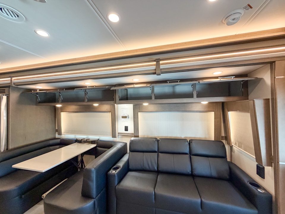New 2027 Renegade RV Motorhome Peterbilt 589 Class C 45CME - 1.5 Bathrooms