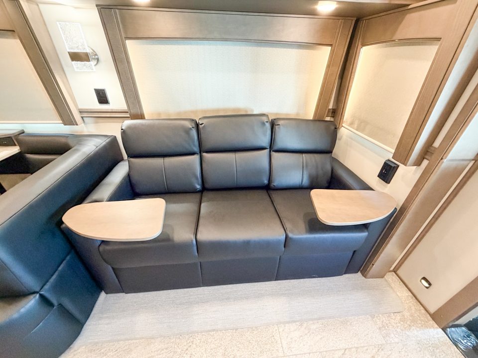 New 2027 Renegade RV Motorhome Peterbilt 589 Class C 45CME - 1.5 Bathrooms