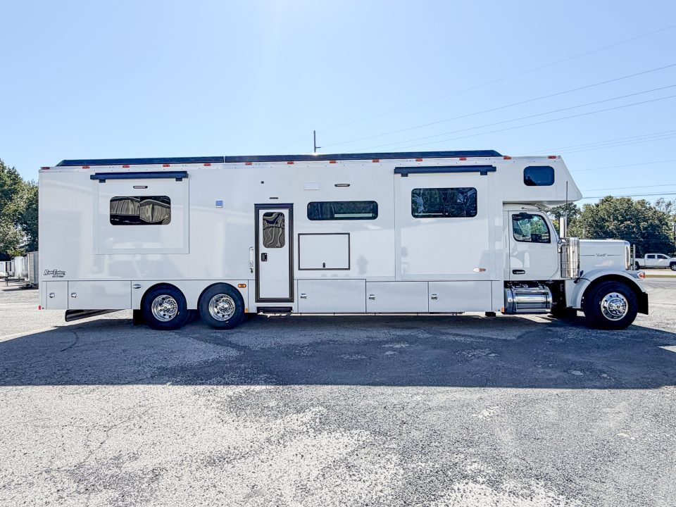 New 2027 Renegade RV Motorhome Peterbilt 589 Class C 45CME - 1.5 Bathrooms