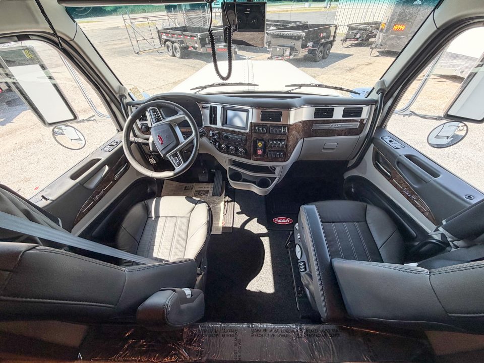 New 2027 Renegade RV Motorhome Peterbilt 589 Class C 45CME - 1.5 Bathrooms