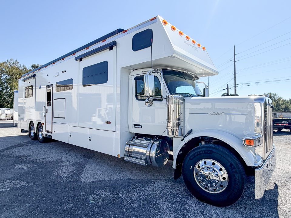 New 2027 Renegade RV Motorhome Peterbilt 589 Class C 45CME - 1.5 Bathrooms