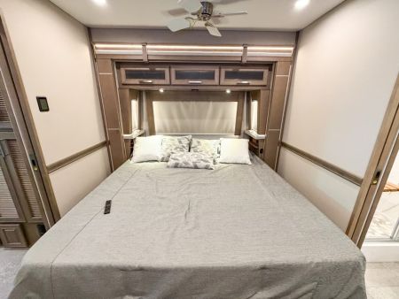 New 2027 Renegade RV Motorhome Peterbilt 589 Class C 45CME - 1.5 Bathrooms