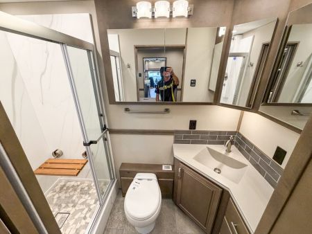 New 2027 Renegade RV Motorhome Peterbilt 589 Class C 45CME - 1.5 Bathrooms
