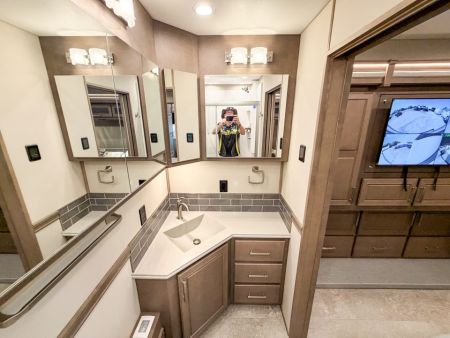New 2027 Renegade RV Motorhome Peterbilt 589 Class C 45CME - 1.5 Bathrooms