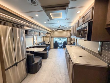 New 2027 Renegade RV Motorhome Peterbilt 589 Class C 45CME - 1.5 Bathrooms