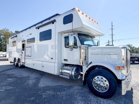 New 2027 Renegade RV Motorhome Peterbilt 589 Class C 45CME - 1.5 Bathrooms