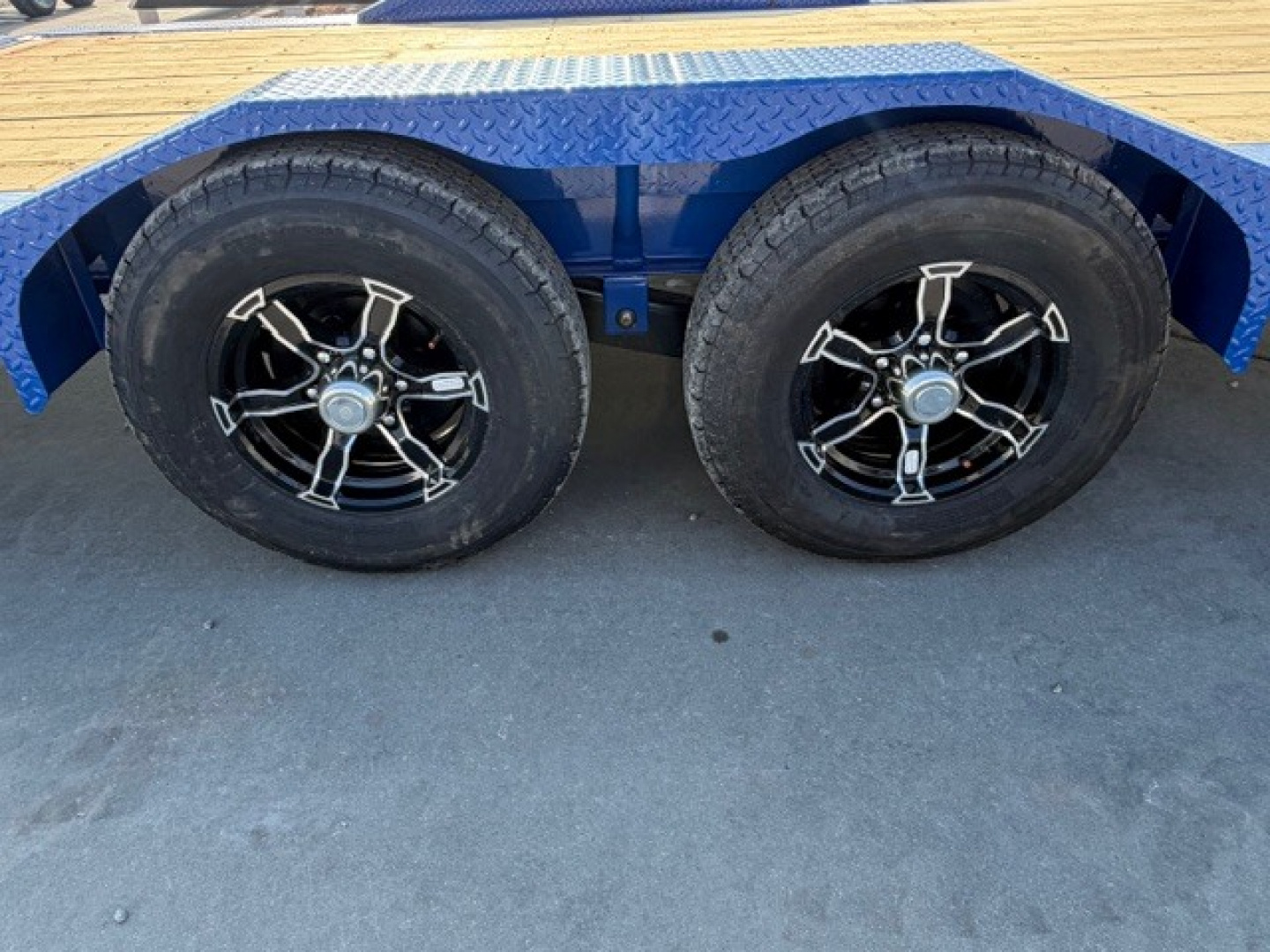 New 2026 Diamond C Trailers GTF206L22X83 6.9FT X 22FT 9890 GVW Car Hauler