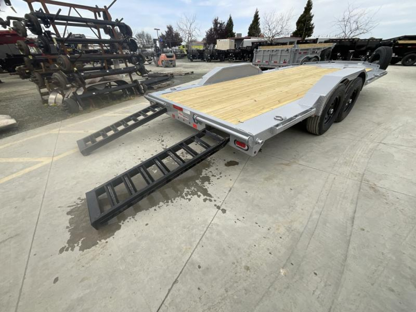 New 2025 Diamond C Trailers LPX207L18X82 7FT X 18FT 14.9K GVW Equipment Trailer