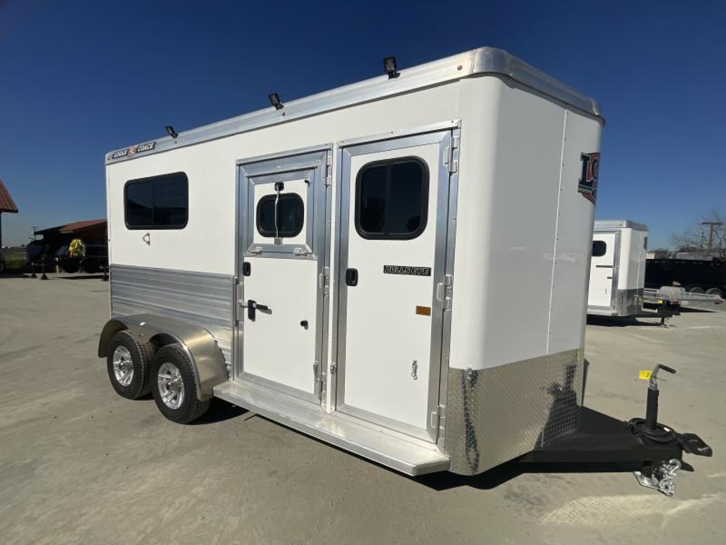 New 2025 Logan Coach BULLSEYE2BPSTR BULLSEYE 2H BP STRAIGHT LOAD Horse Trailer