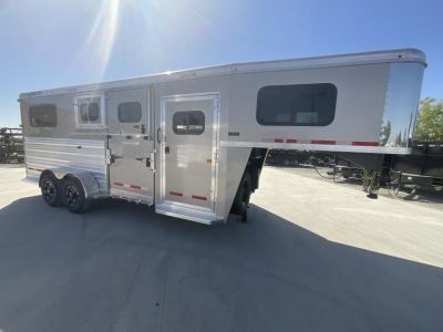 New 2025 Logan Coach RIOT2+1GN STR RIOT 2+1 GN STRAIGHT LOAD Horse Trailer Gooseneck