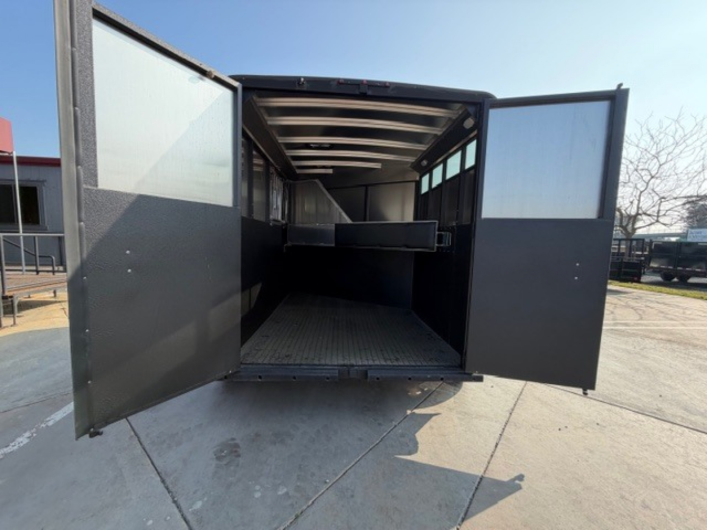 New 2025 Logan Coach CROSSFIRE2BP CROSSFIRE 2 HORSE BP Horse Trailer