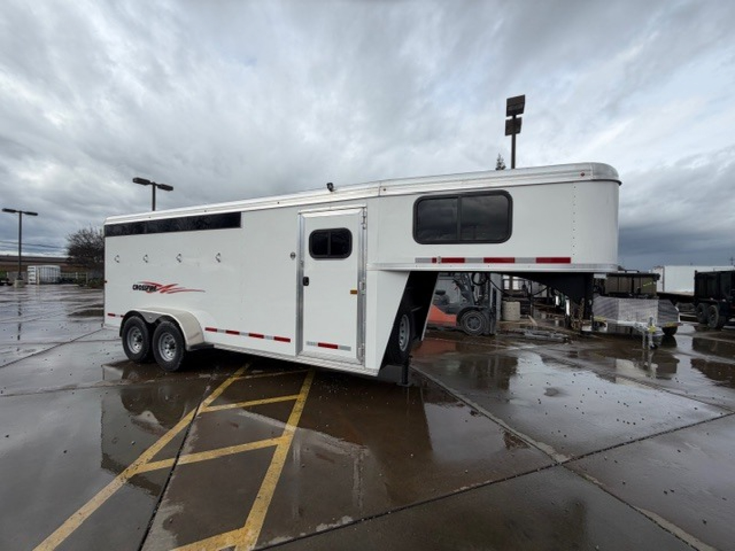 New 2026 Logan Coach CROSSFIRE4GN CROSSFIRE 4 HORSE Gooseneck Horse Trailer