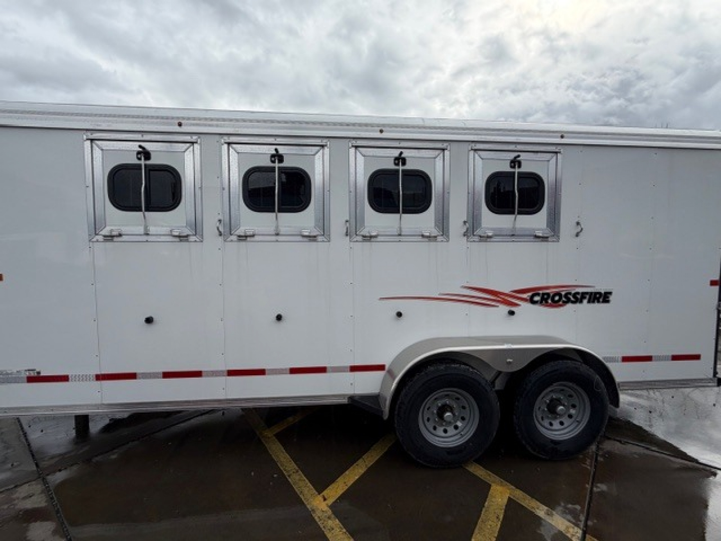 New 2026 Logan Coach CROSSFIRE4GN CROSSFIRE 4 HORSE Gooseneck Horse Trailer
