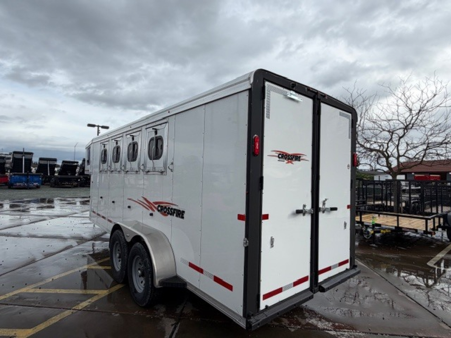 New 2026 Logan Coach CROSSFIRE4GN CROSSFIRE 4 HORSE Gooseneck Horse Trailer