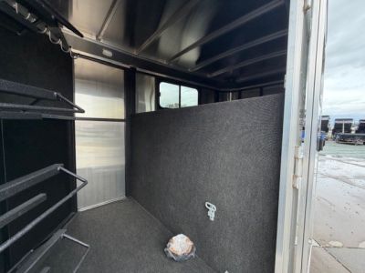 New 2026 Logan Coach CROSSFIRE4GN CROSSFIRE 4 HORSE Gooseneck Horse Trailer