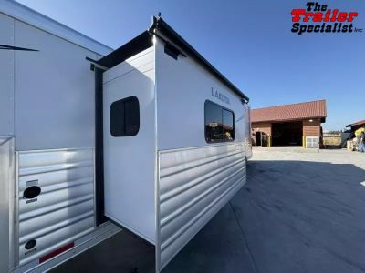 New 2026 Lakota IN8315FKP INFINITY 15FT LQ GN 3H SLANT Horse Trailer