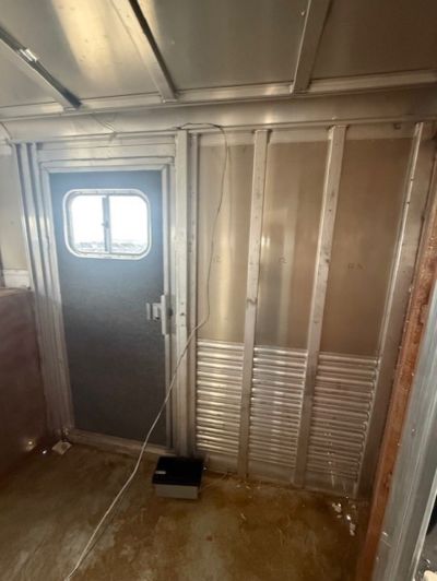 Used 2005 Platinum 4H Horse Trailer