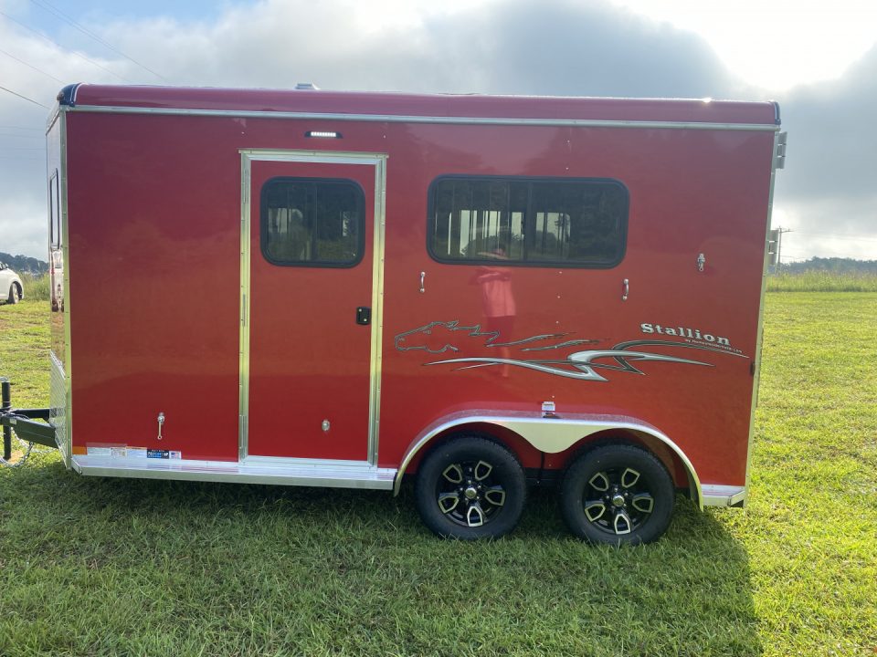 New 2027 Homesteader Trailer 214FB Horse Trailer