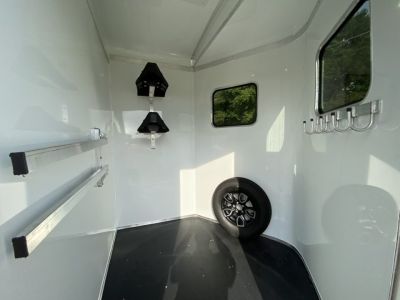 New 2027 Homesteader Trailer 214FB Horse Trailer