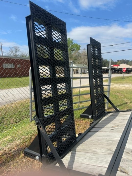 7×24 Gooseneck Trailer photo 3