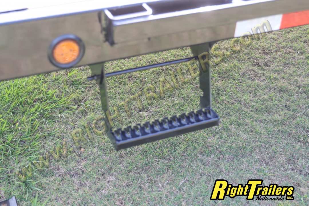 New 2026 8.5X25 PJ Gooseneck Equipment Trailer