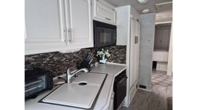 Used 2001 Fleetwood Discovery 37U Class a diesel pusher motorhome | freightliner chassis | cat 330hp