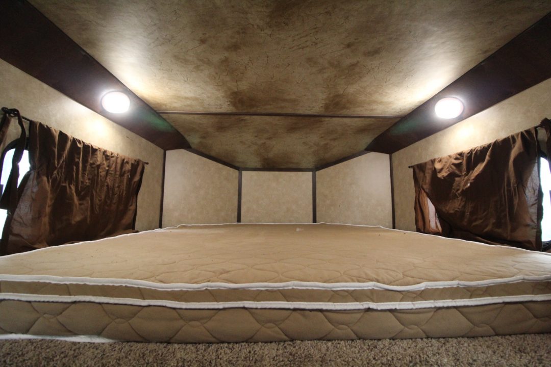 Used 2015 Trails West Sierra Extra Tall 5x5 Comfort Package "weekender" - 4 Horse Trailer