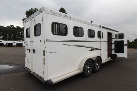 Used 2015 Trails West Sierra Extra Tall 5x5 Comfort Package "weekender" - 4 Horse Trailer