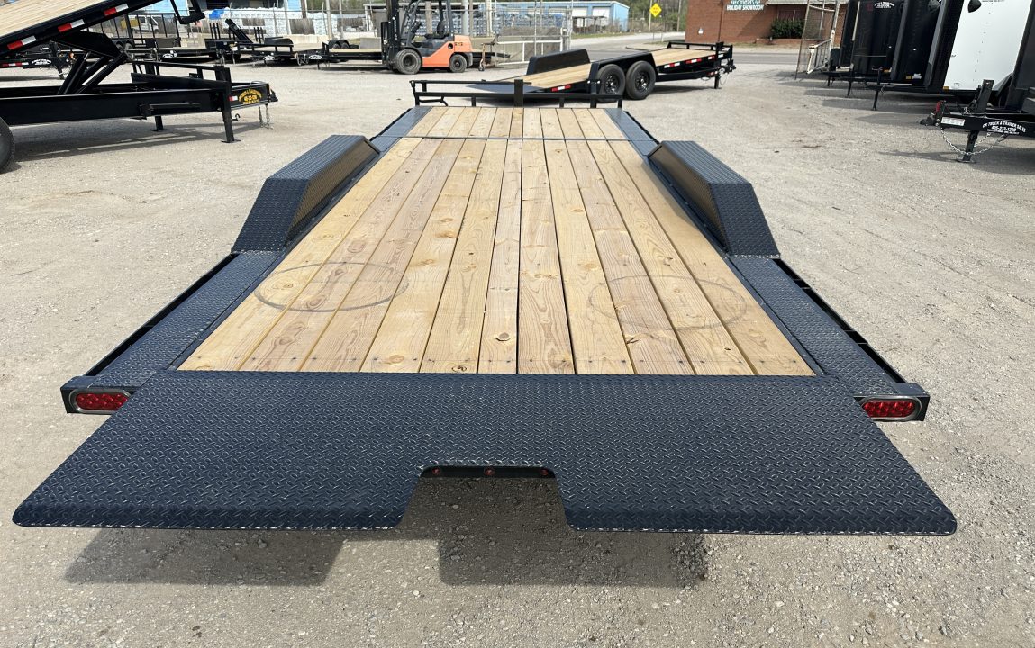 New 2027 East Texas Trailers 102"x24' BumperPull Driveover Fender Black Tilt Trailer