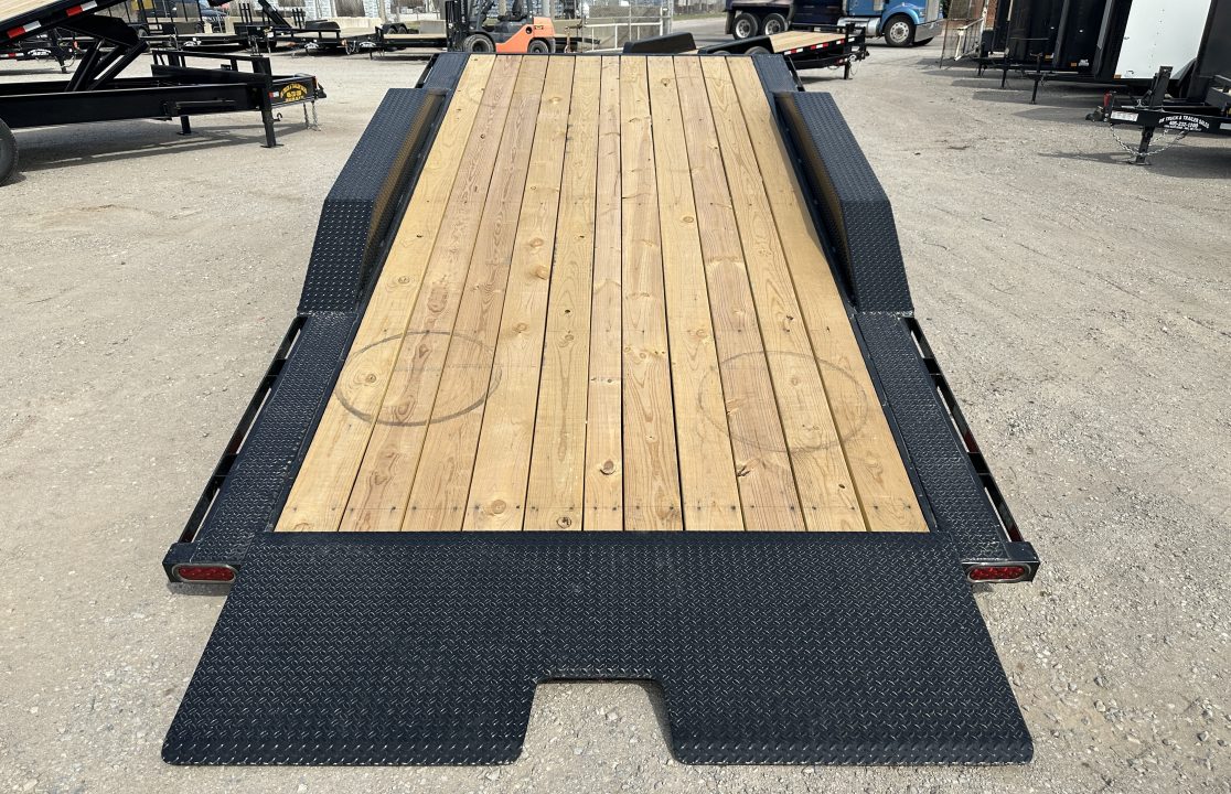 New 2027 East Texas Trailers 102"x24' BumperPull Driveover Fender Black Tilt Trailer